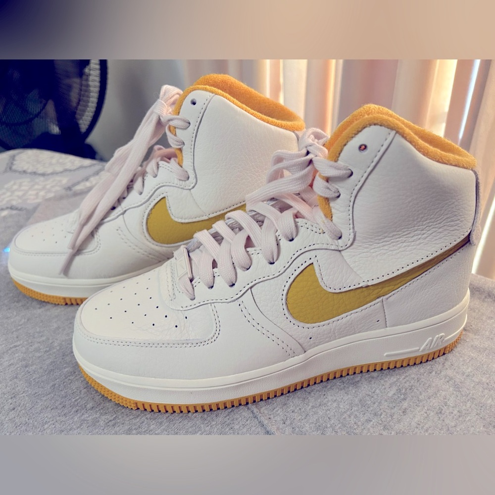 NIKE Air Force 1 Sculpt